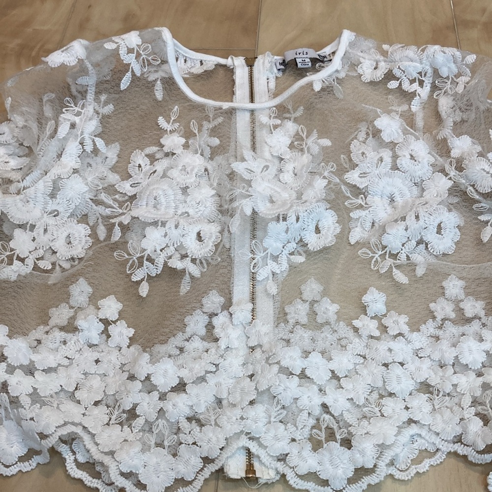 Iris mesh/floral blouse - Picture 8 of 10